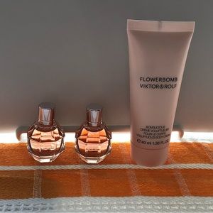 Flowerbomb edp and body lotion by Victor and Rolf